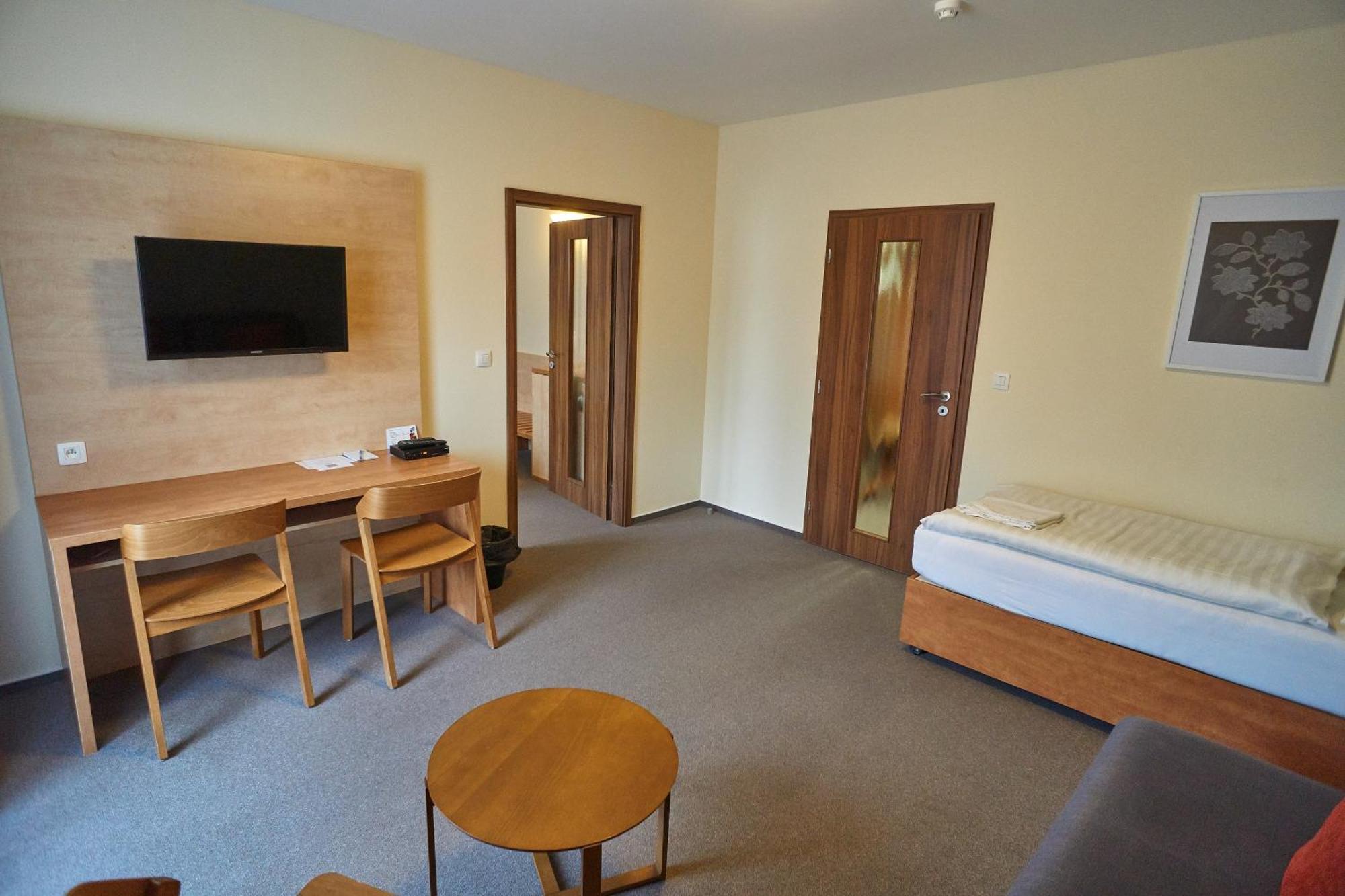 Hotel Toc Lipova Lazne Εξωτερικό φωτογραφία