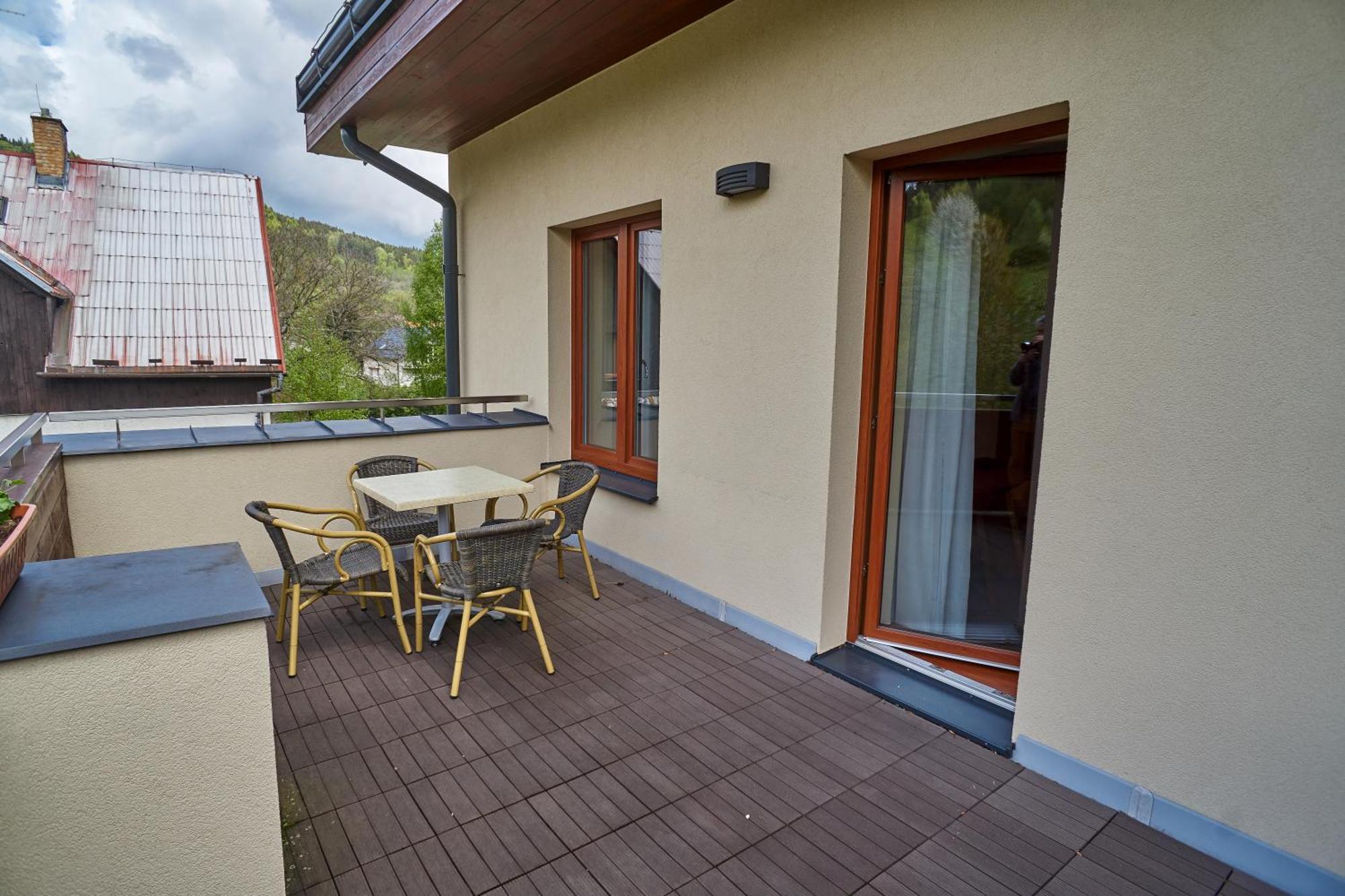 Hotel Toc Lipova Lazne Εξωτερικό φωτογραφία