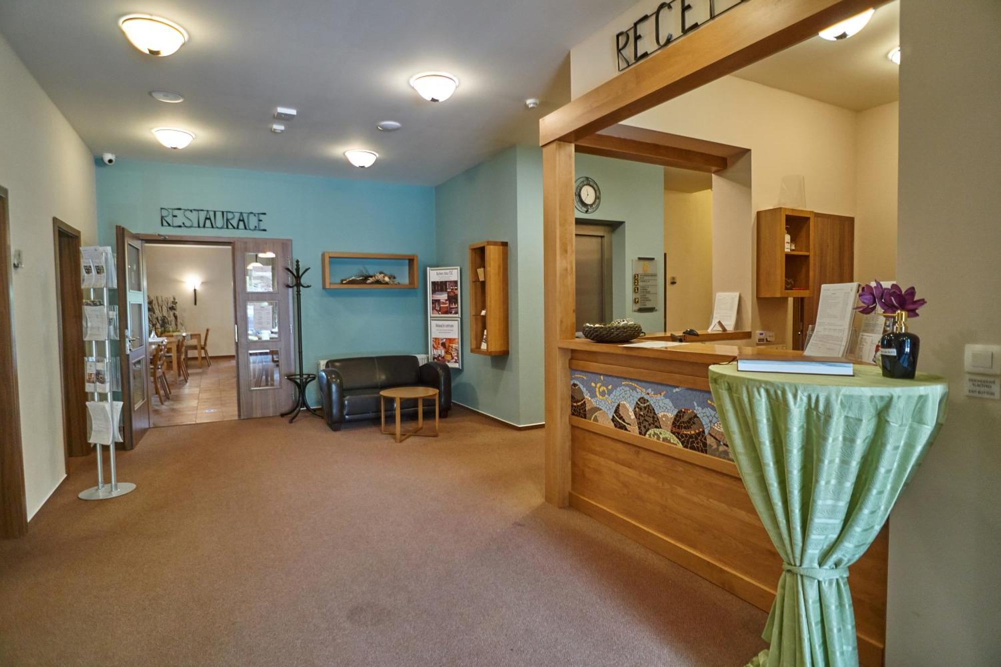 Hotel Toc Lipova Lazne Εξωτερικό φωτογραφία