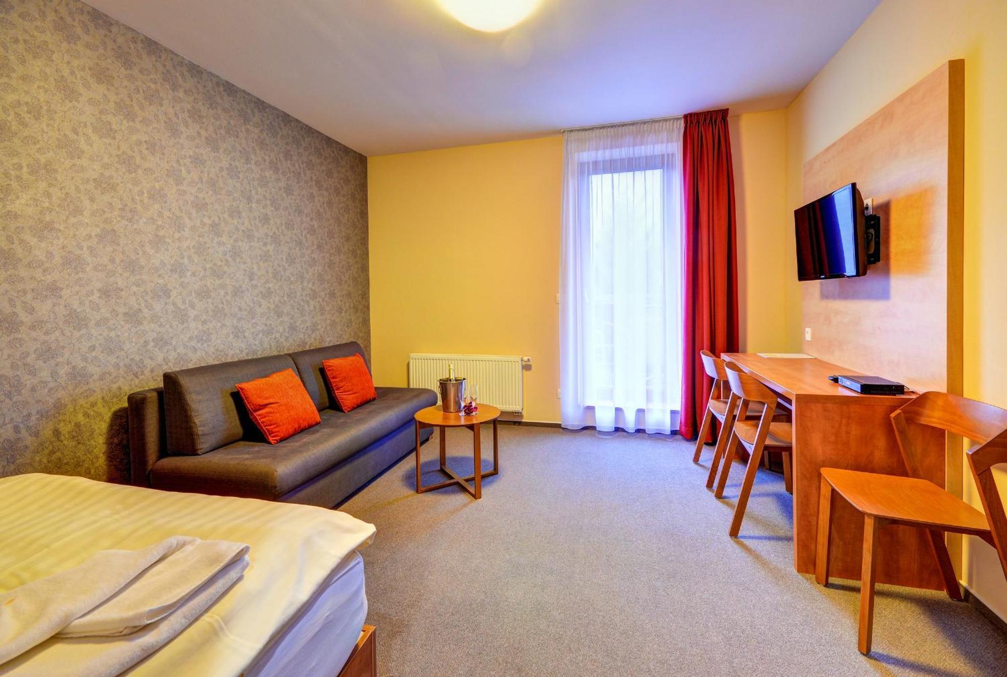 Hotel Toc Lipova Lazne Εξωτερικό φωτογραφία