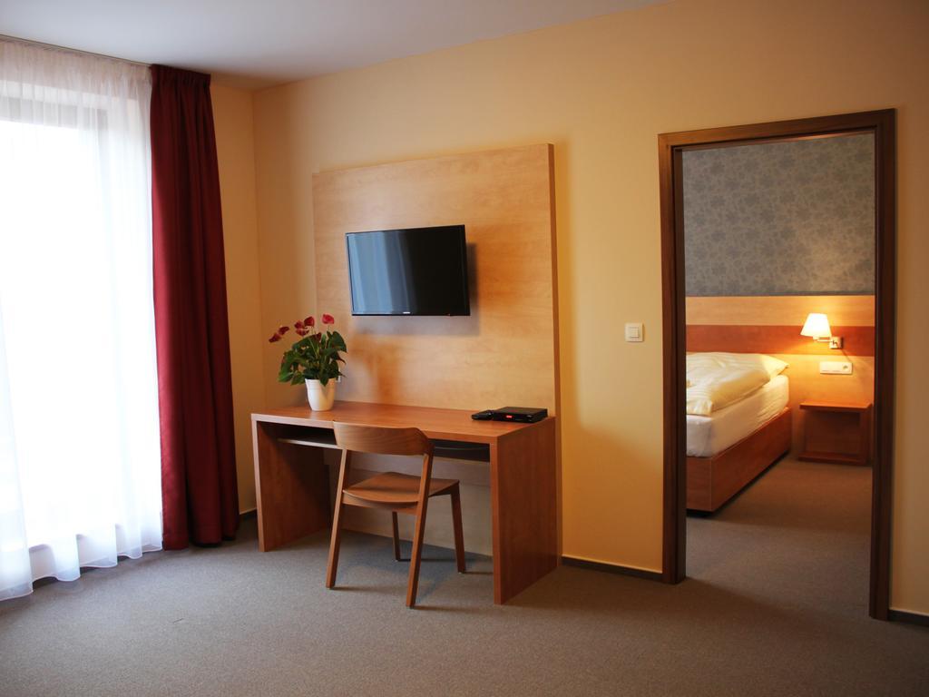 Hotel Toc Lipova Lazne Δωμάτιο φωτογραφία