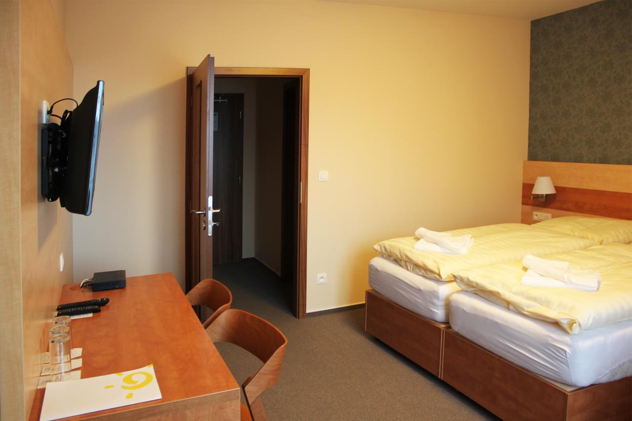 Hotel Toc Lipova Lazne Εξωτερικό φωτογραφία