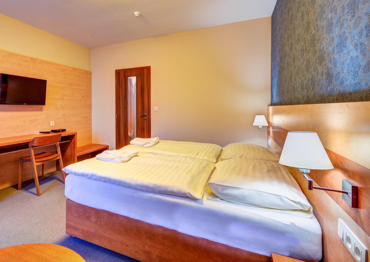 Hotel Toc Lipova Lazne Εξωτερικό φωτογραφία