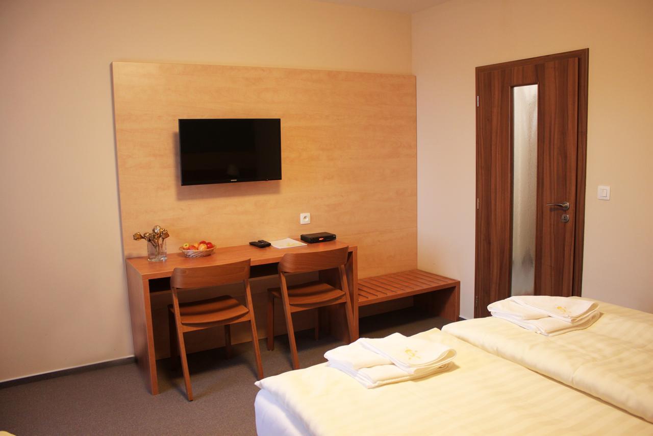 Hotel Toc Lipova Lazne Εξωτερικό φωτογραφία